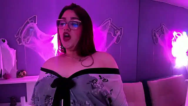 Camiila Osorio online show from 24, 10, 2025