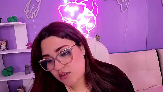 Camiila Osorio online show from 10, 11, 2025