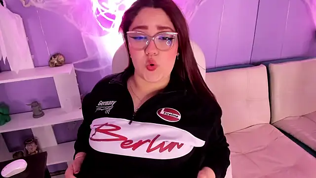 Camiila Osorio online show from 17, 10, 2025