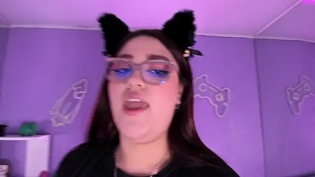 Camiila Osorio online show from 5, 11, 2025