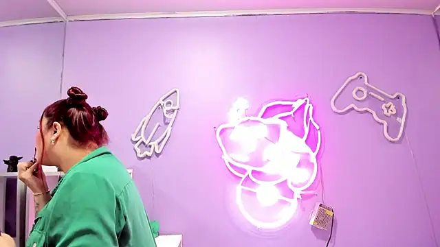 Camiila Osorio online show from 6, 11, 2025