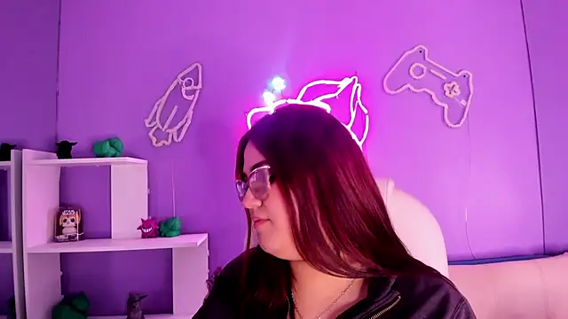 Camiila Osorio online show from 8, 11, 2025