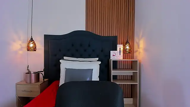 SARA STONE17 online show from 29, 9, 2025