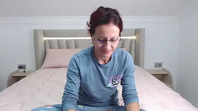 CatWoman0001 online show from 18, 10, 2025