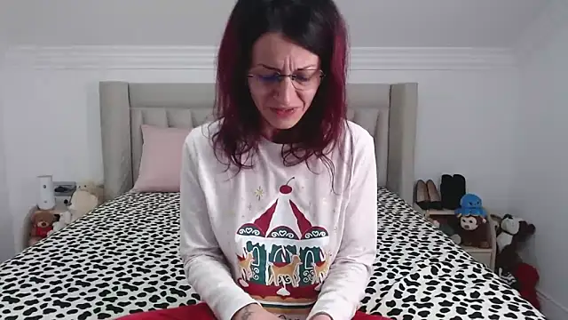 CatWoman0001 online show from 17, 12, 2025