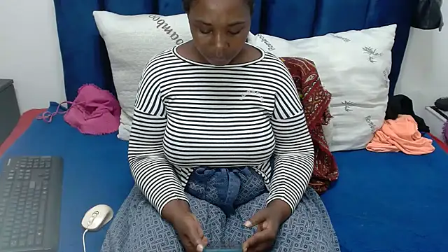 Thickchocolatex2 online show from 11, 3, 2026