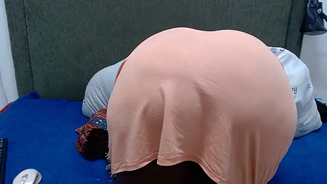 Thickchocolatex2 online show from 17, 2, 2026