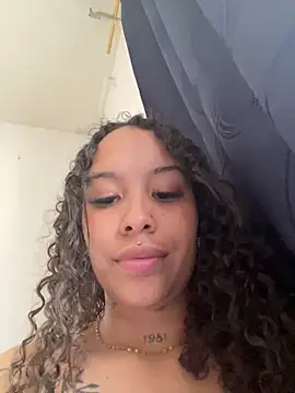 MarieLeon online show from 3, 10, 2025