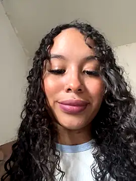 MarieLeon online show from 4, 10, 2025