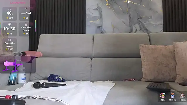 anellejones online show from 4, 11, 2025