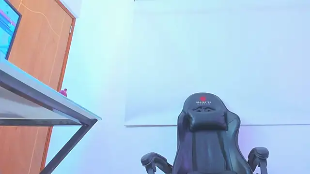 Snapshot of silvana__miller chatting on 19, 3, 2025 silvana miller online show from 19, 3, 2025