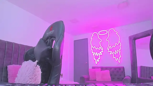 Snapshot of silvana__miller chatting on 13, 2, 2026 silvana miller online show from 13, 2, 2026