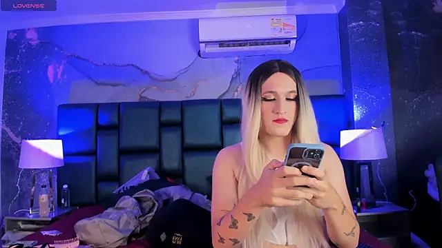 Snapshot of JESSI_NAOMI chatting on 4, 2, 2025 JESSI NAOMI online show from 4, 2, 2025