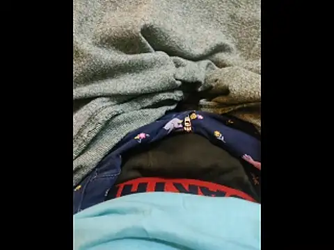 Snapshot of boy_BeardGallery chatting on 11, 11, 2025 boy BeardGallery online show from 11, 11, 2025