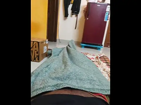 Snapshot of boy_BeardGallery chatting on 2, 11, 2025 boy BeardGallery online show from 2, 11, 2025