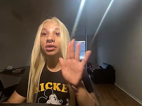 Snapshot of Creolegirl19 chatting on 3, 7, 2026 Creolegirl19 online show from 3, 7, 2026