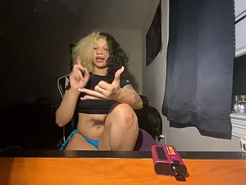 Creolegirl19 online show from 22, 12, 2025