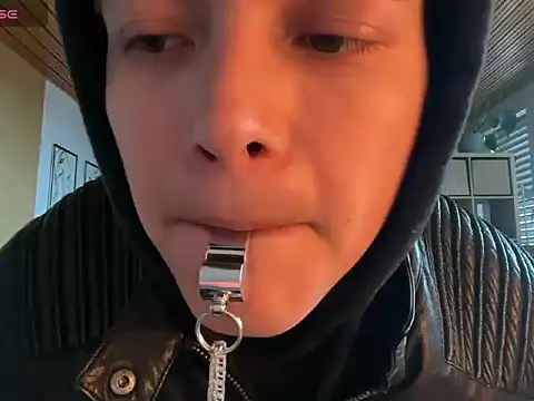 Snapshot of ccamilo-andress chatting on 9, 1, 2026 ccamilo-andress online show from 9, 1, 2026