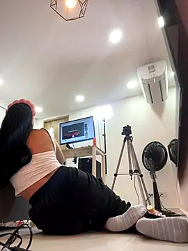 ariel jonees online show from 2, 12, 2025