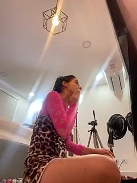 ariel jonees online show from 5, 10, 2025