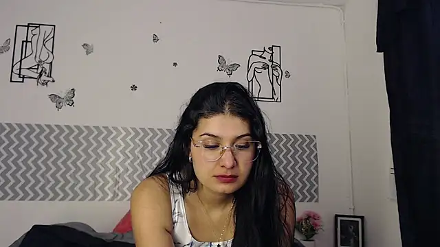 Snapshot of cloehonney chatting on 3, 10, 2025 cloehonney online show from 3, 10, 2025