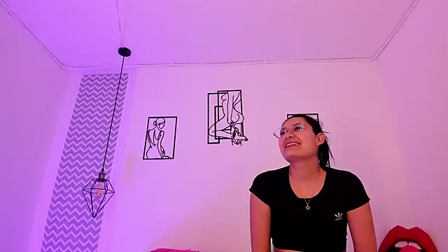 Snapshot of cloehonney chatting on 9, 10, 2025 cloehonney online show from 9, 10, 2025