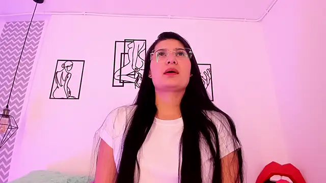 Snapshot of cloehonney chatting on 25, 10, 2025 cloehonney online show from 25, 10, 2025