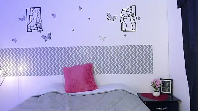 Snapshot of cloehonney chatting on 19, 9, 2025 cloehonney online show from 19, 9, 2025