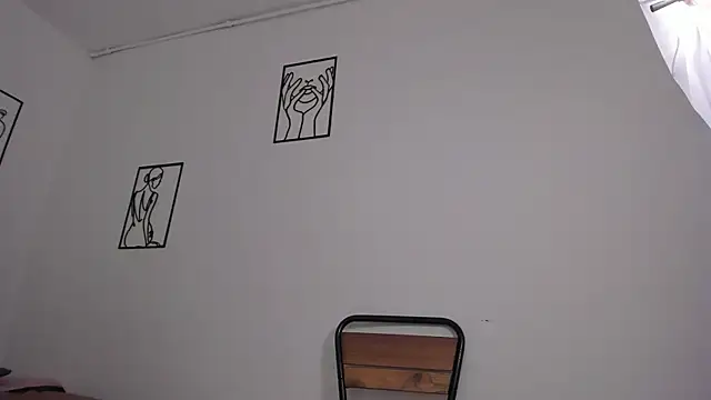 Snapshot of cloehonney chatting on 28, 2, 2025 cloehonney online show from 28, 2, 2025