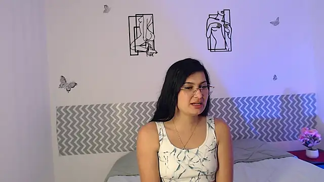 Snapshot of cloehonney chatting on 8, 9, 2025 cloehonney online show from 8, 9, 2025