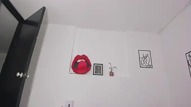 Snapshot of cloehonney chatting on 28, 2, 2025 cloehonney online show from 28, 2, 2025