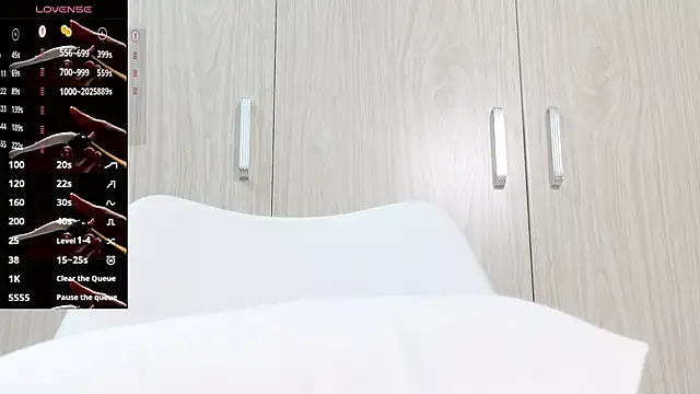 Kana hoshii online show from 11, 10, 2025