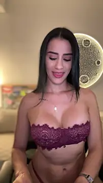 Snapshot of SarahhSmitth1 chatting on 25, 4, 2026 SarahhSmitth1 online show from 25, 4, 2026