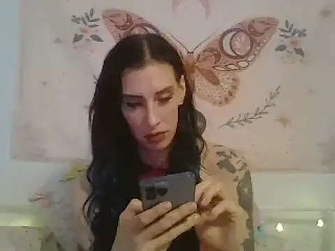 Snapshot of averietheangel chatting on 10, 3, 2025 averietheangel online show from 10, 3, 2025