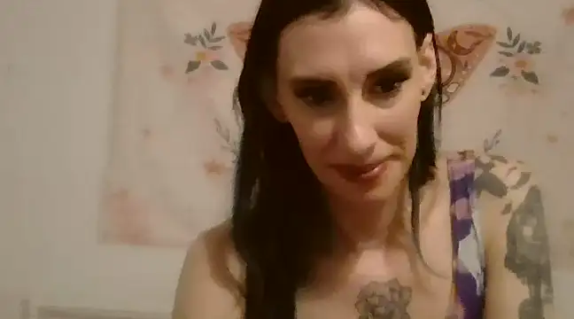 Snapshot of averietheangel chatting on 25, 2, 2025 averietheangel online show from 25, 2, 2025