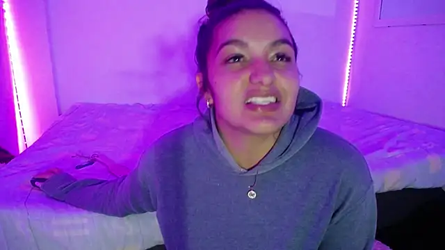 Laurenkenner  online show from 18, 3, 2025