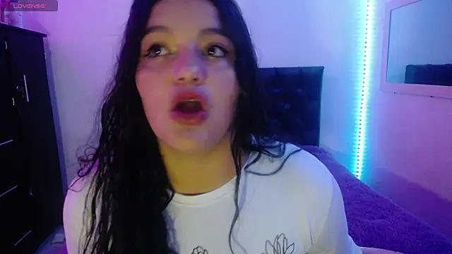 Laurenkenner  online show from 6, 10, 2025