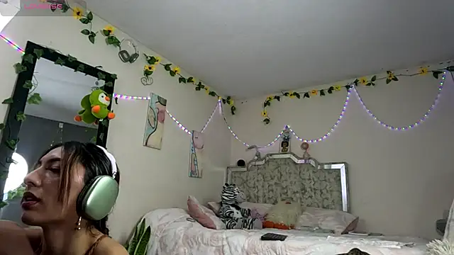 Tomoe b online show from 10, 1, 2026