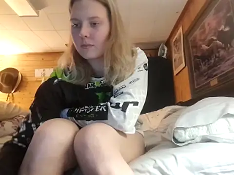 Ryan and Aurora online show from 7, 1, 2026