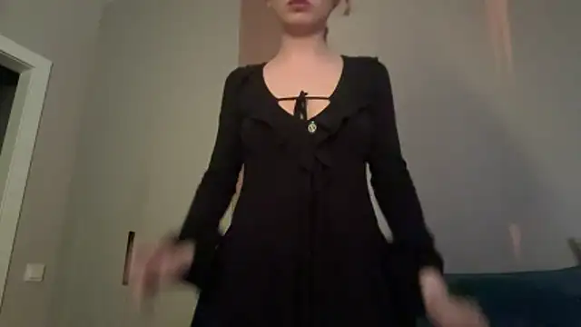 MisssLola online show from 9, 4, 2026