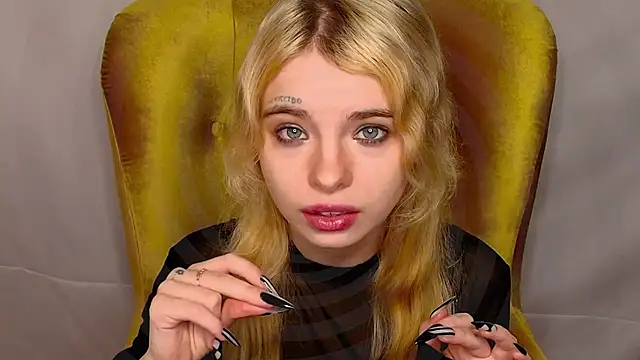 MisssLola online show from 26, 10, 2025