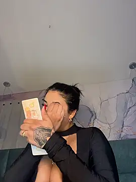 Snapshot of kiim_taaylor chatting on 1, 12, 2025 kiim taaylor online show from 1, 12, 2025