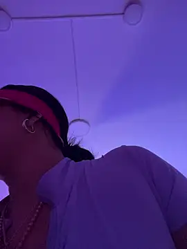 Snapshot of kiim_taaylor chatting on 23, 10, 2025 kiim taaylor online show from 23, 10, 2025