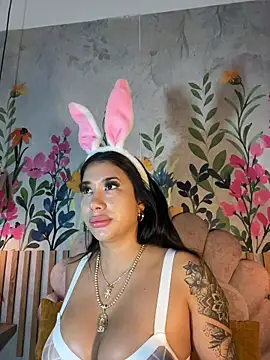 Snapshot of kiim_taaylor chatting on 27, 10, 2025 kiim taaylor online show from 27, 10, 2025