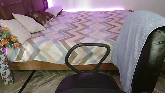 Snapshot of N-Natasha chatting on 9, 11, 2025 N-Natasha online show from 9, 11, 2025