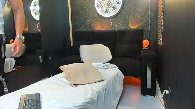 MassimoWalton2 online show from 29, 1, 2025