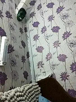 SweetLeila40 online show from 24, 2, 2025