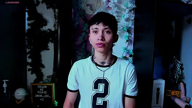 juniior 2311  online show from 5, 3, 2025