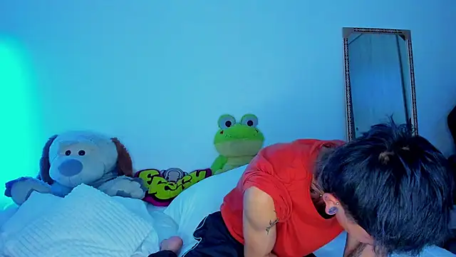 juniior 2311  online show from 4, 12, 2025