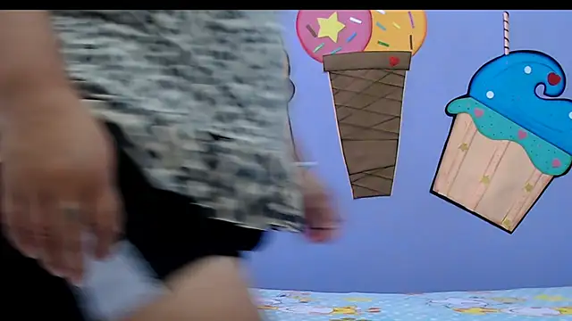 evaleribigtits18 online show from 5, 12, 2025